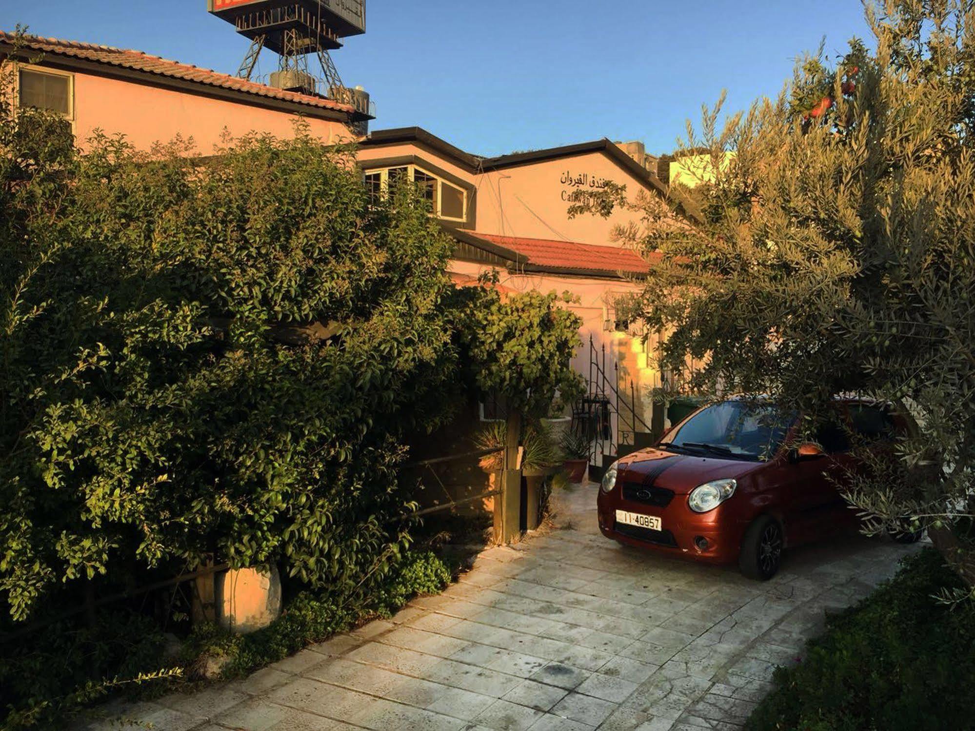 Cairwan Hotel Karak Kültér fotó