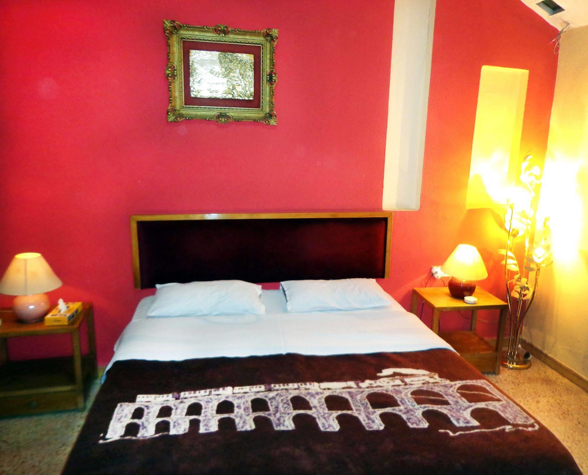 Cairwan Hotel Karak Kültér fotó