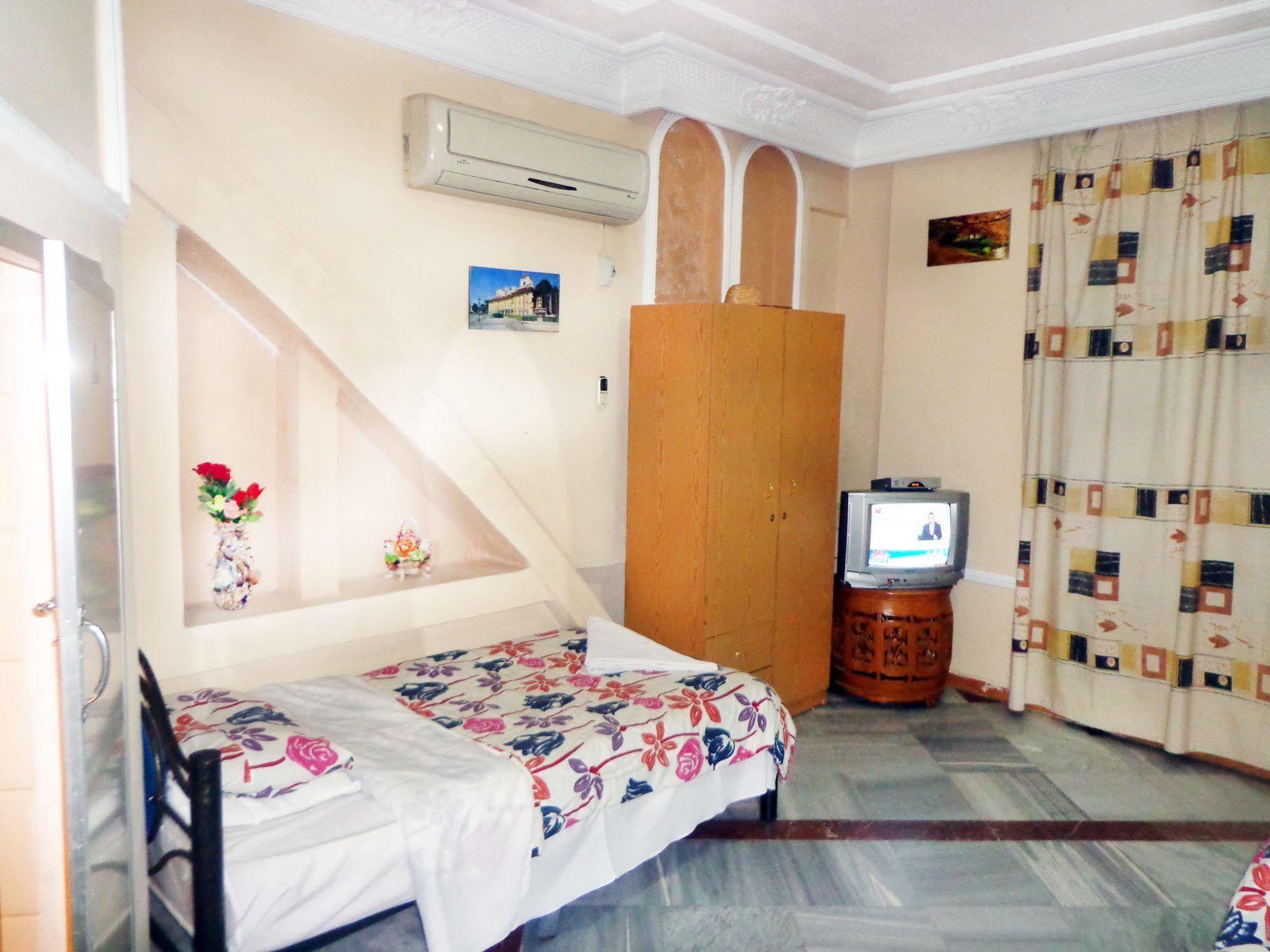 Cairwan Hotel Karak Kültér fotó