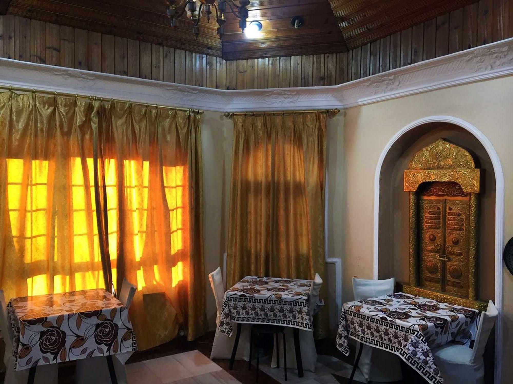 Cairwan Hotel Karak Kültér fotó