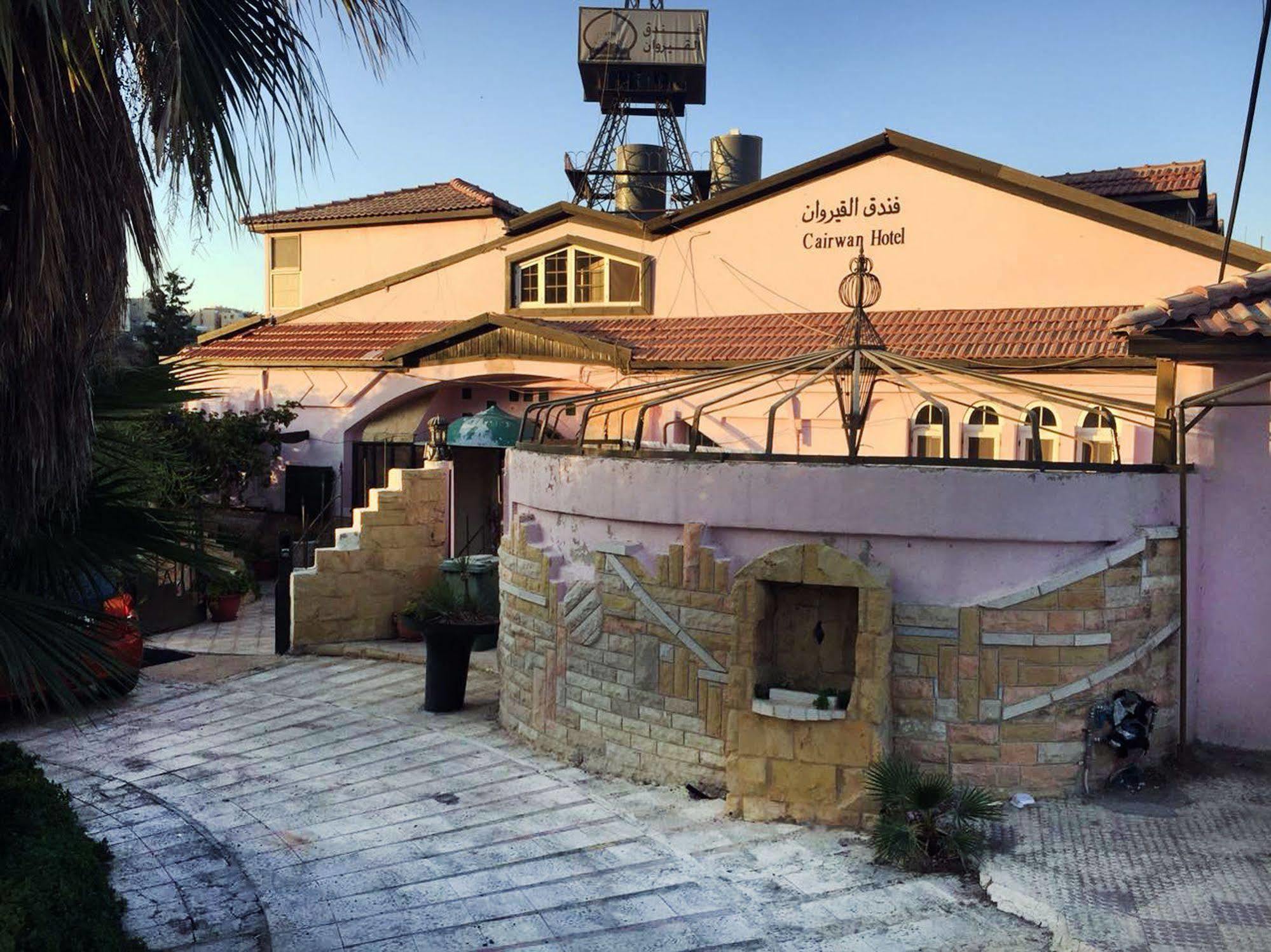 Cairwan Hotel Karak Kültér fotó