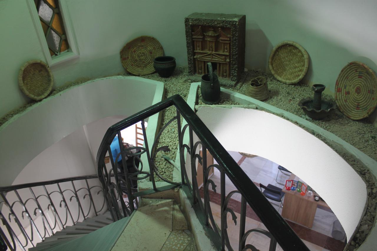 Cairwan Hotel Karak Kültér fotó
