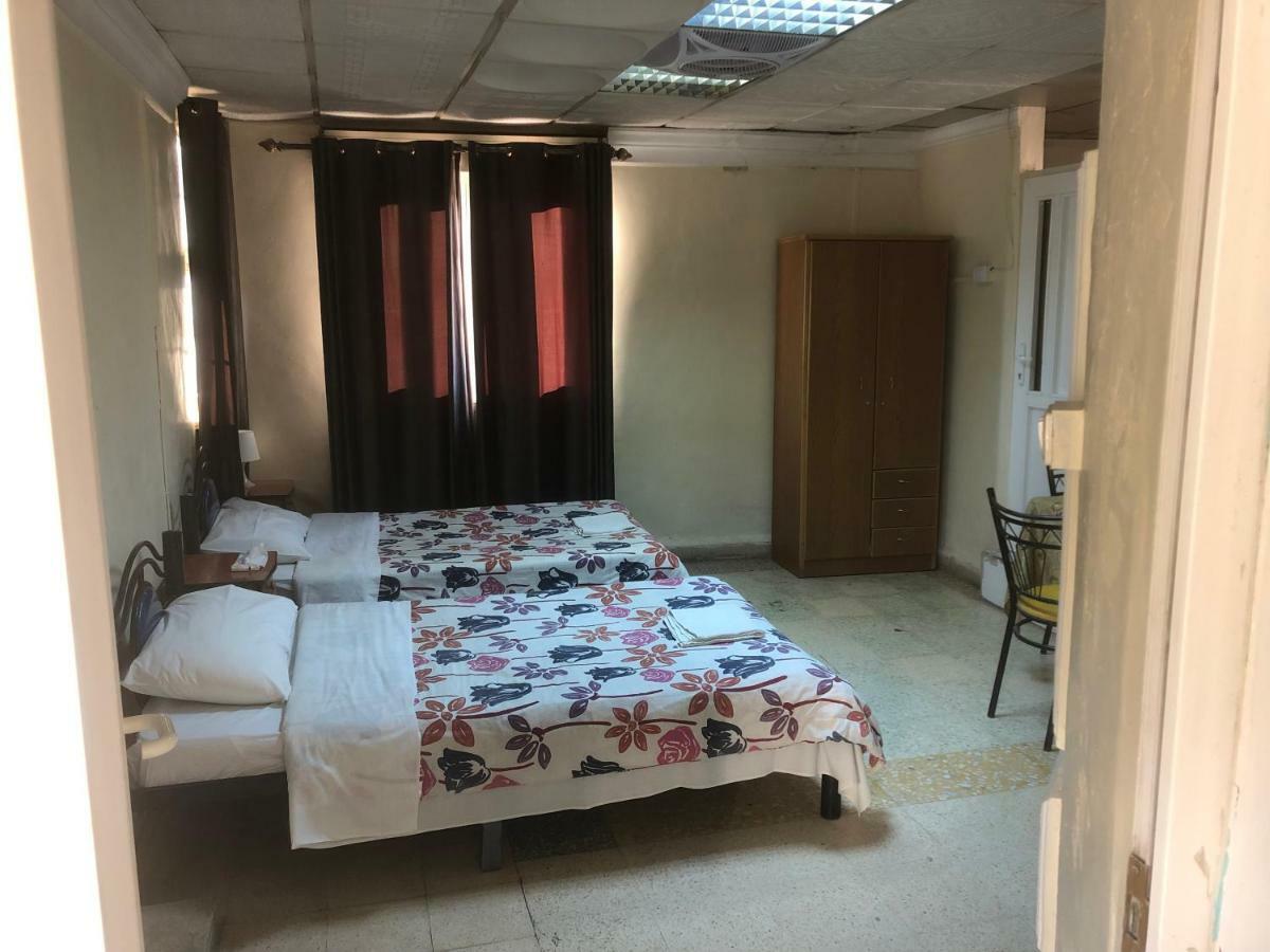 Cairwan Hotel Karak Kültér fotó