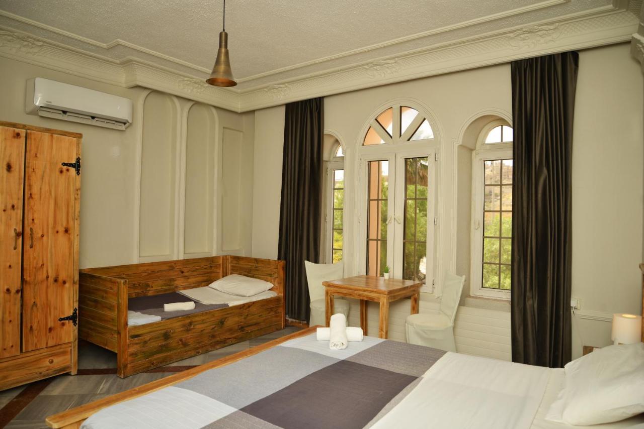 Cairwan Hotel Karak Kültér fotó