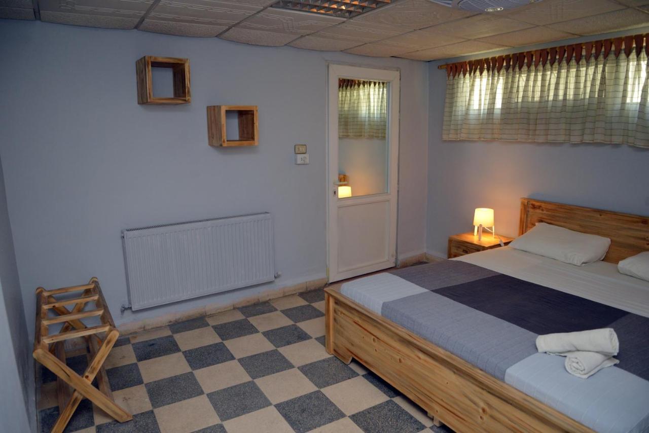 Cairwan Hotel Karak Kültér fotó