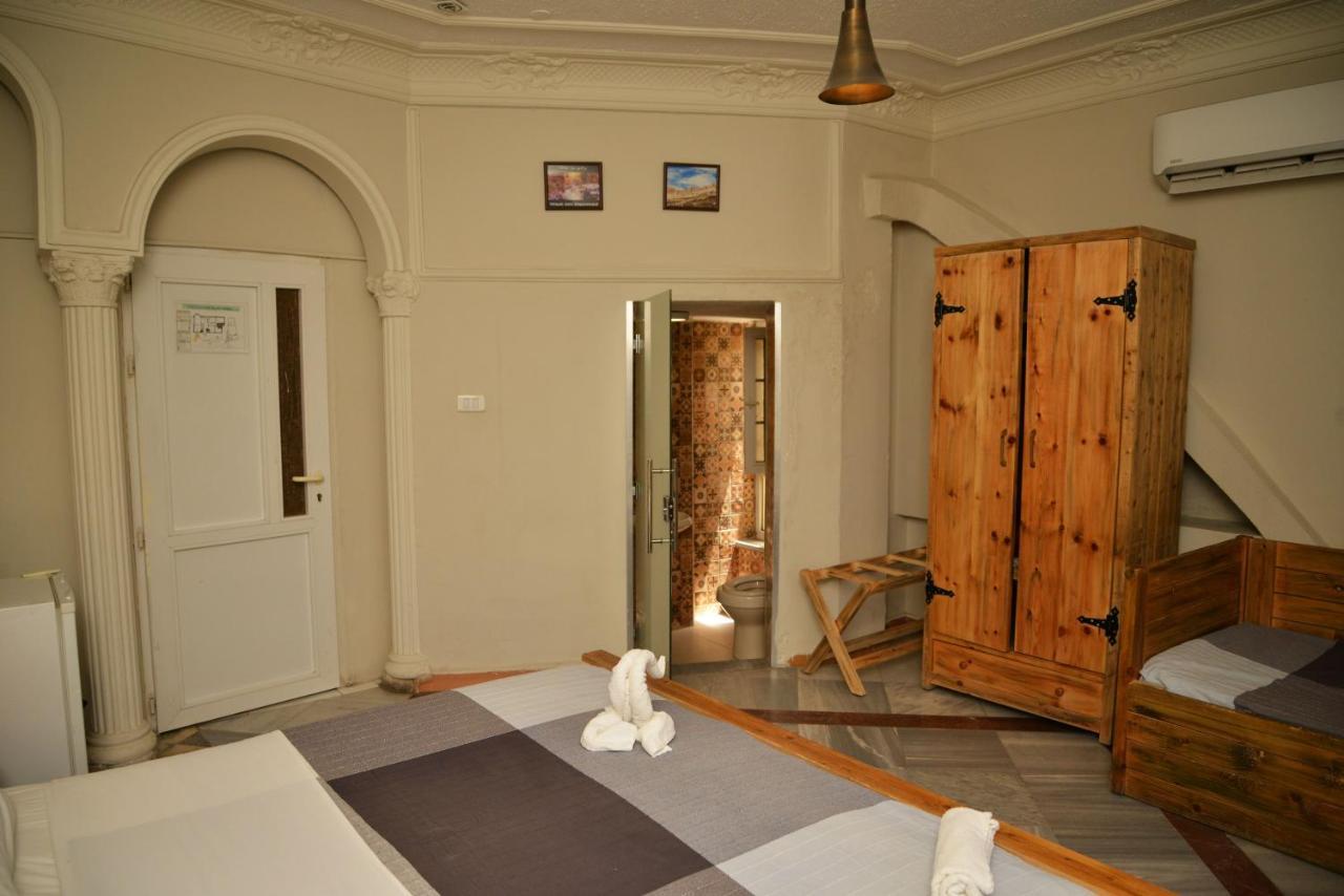 Cairwan Hotel Karak Kültér fotó